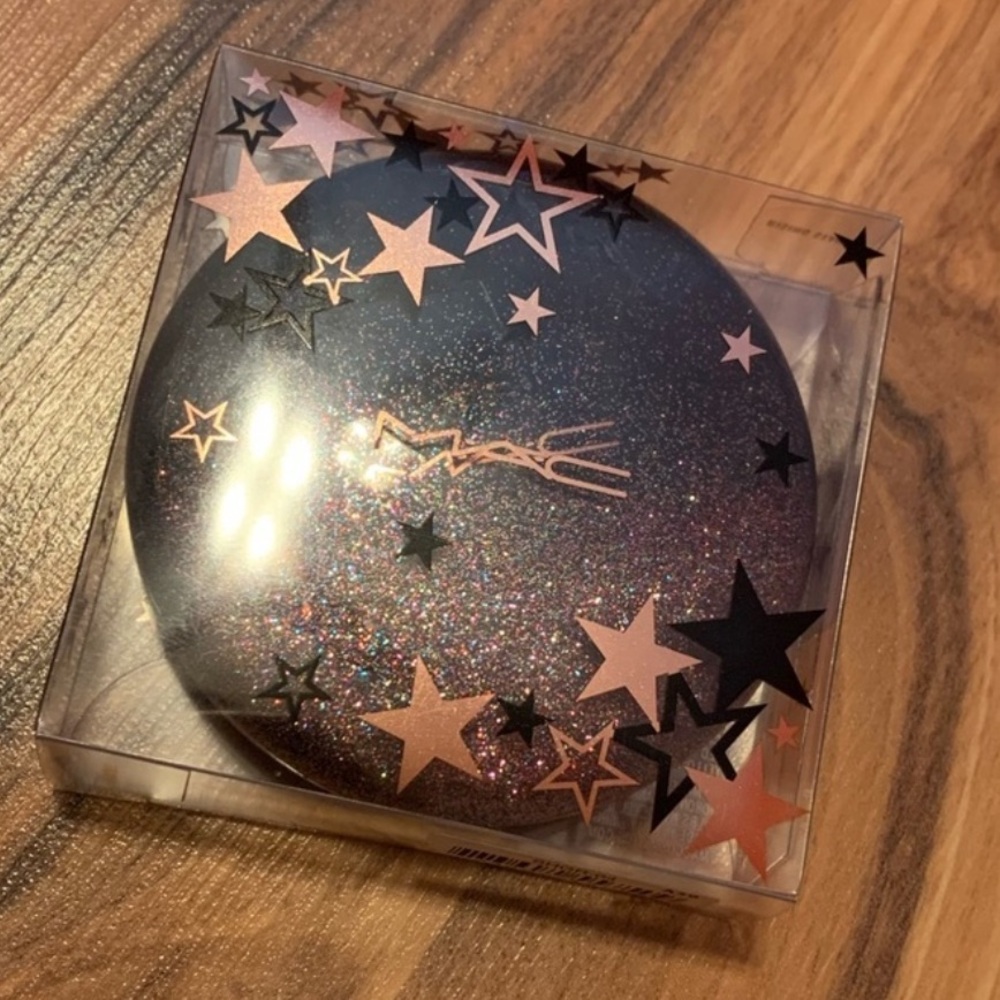 Star-Embossed Gold Highlighter